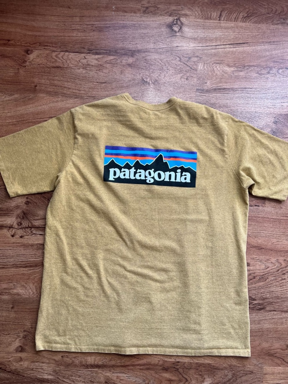 Patagonia Responsibili-Tee Shirt Mens X-Large Gold P-6 Logo Graphic Tee Outdoor - Picture 3 of 8